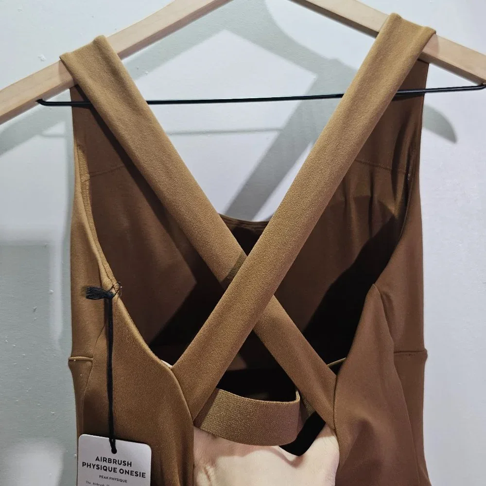 🏷️NWT ALO Yoga Airbrush Physique Capri Onesie In Cinnamon Brown - Various Sizes - Picture 9 of 15